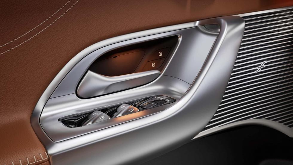 Η νέα ηλεκτρική Mercedes GLC λανσάρει ταμπλό που είναι όλο οθόνη!